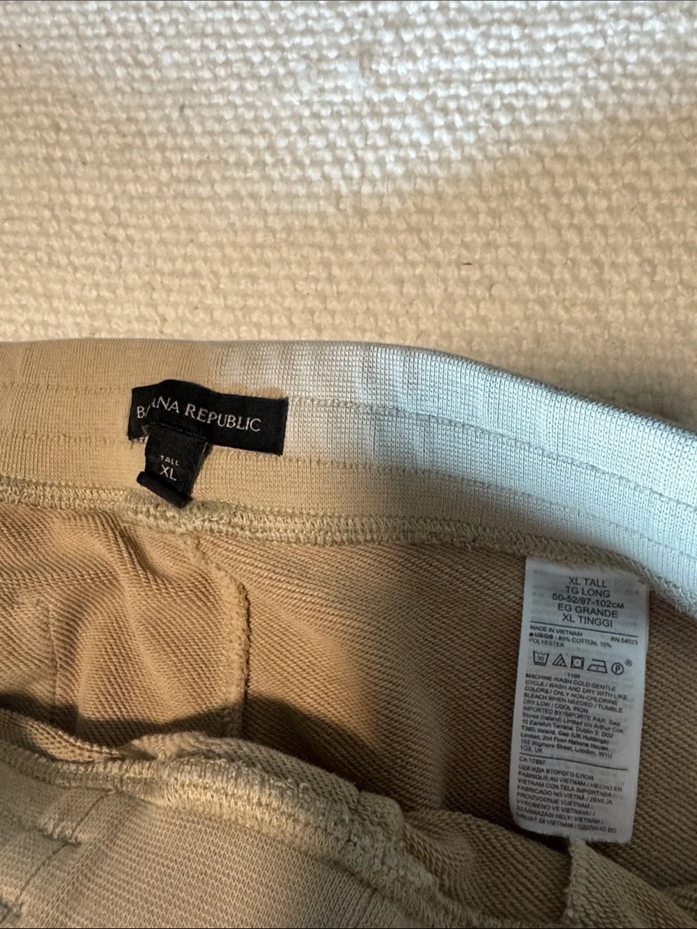 Banana Republic Tall Men’s Drawstring Joggers in Light Beige